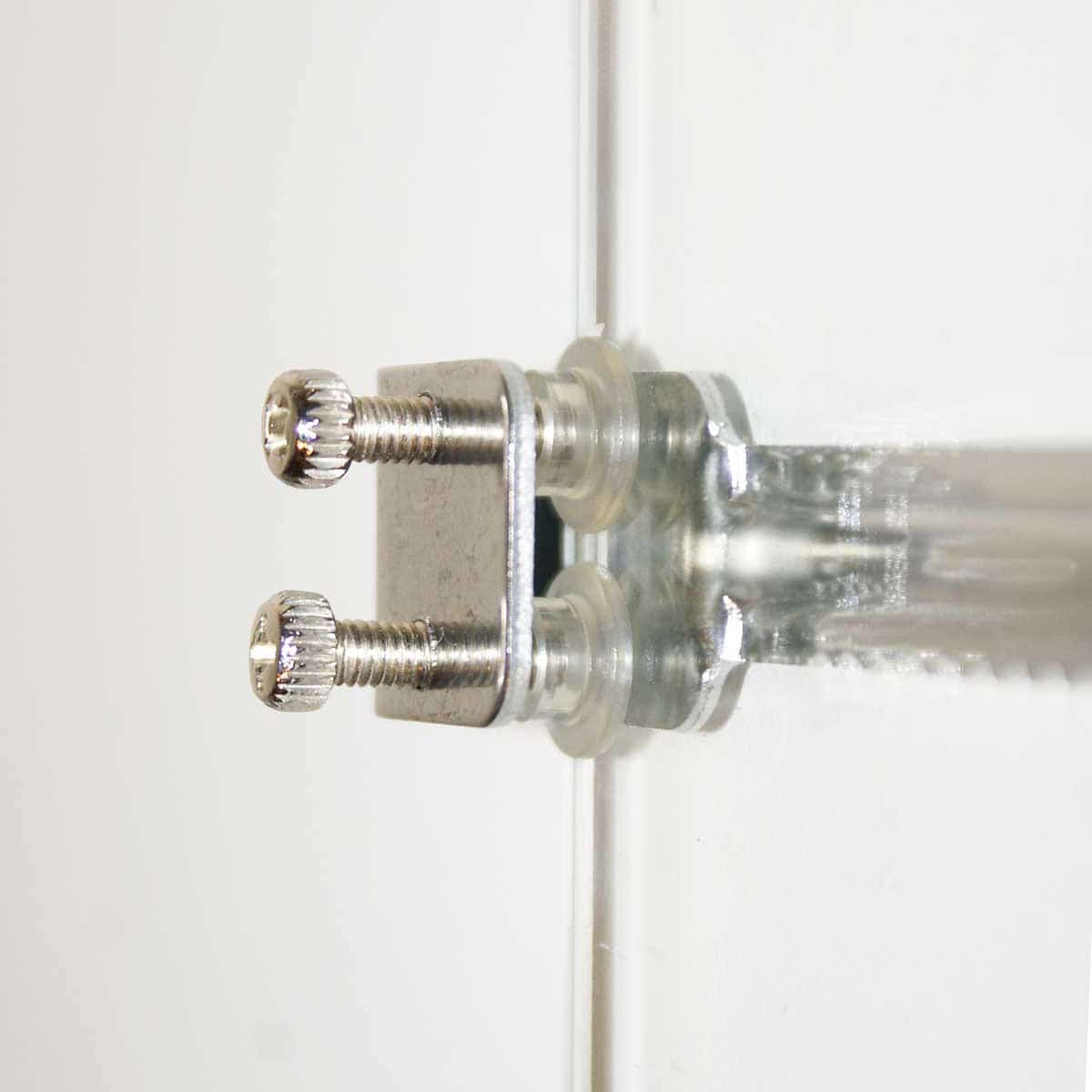 Serpentia Heavy Duty Vivarium Lock 140mm Stainless Steel Glass Door Lock showing close up of clamp mechanism on glass doors